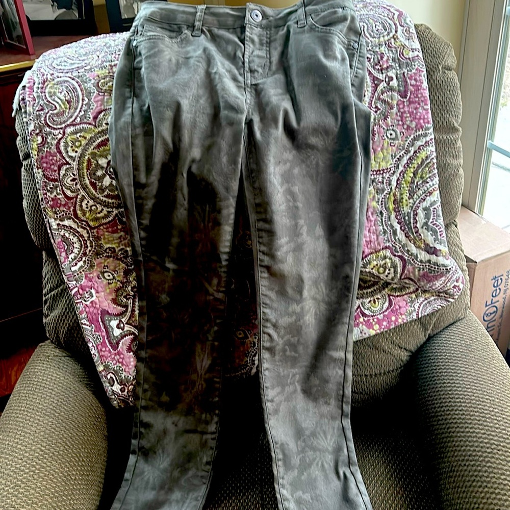 Excellent condition Buffalo, stretchy skinny jeans. Army green Size 2Reg.Midrise